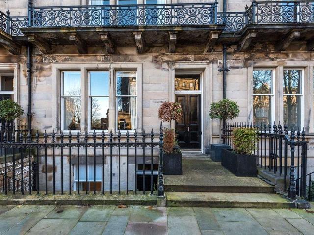 Rothesay Place, Edinburgh 2 bed apartment to rent £2,500 pcm £577 pw