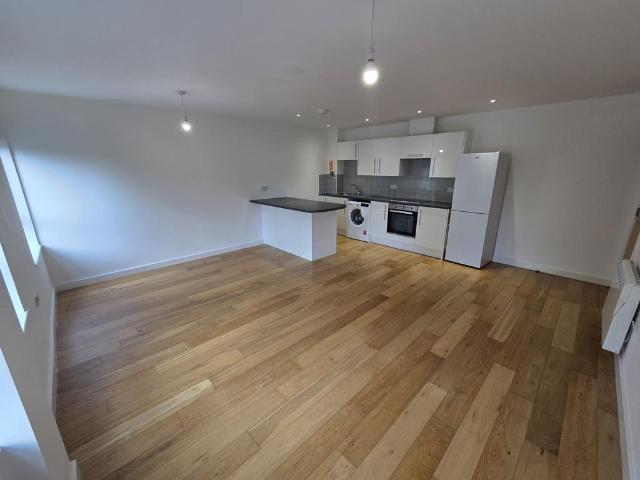 Rothesay Road, Luton, LU1 2 bed apartment to rent £1,300 pcm £300 pw