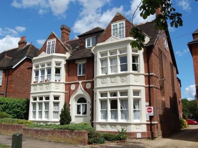 Rothsay Road, Bedford MK40, 2 bed flat to rent, £1,300 pcm | PrimeLocation