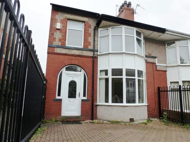 Rothwell Drive, Halifax HX1, 4 bed semi detached house to rent, £1,100 pcm | PrimeLocation