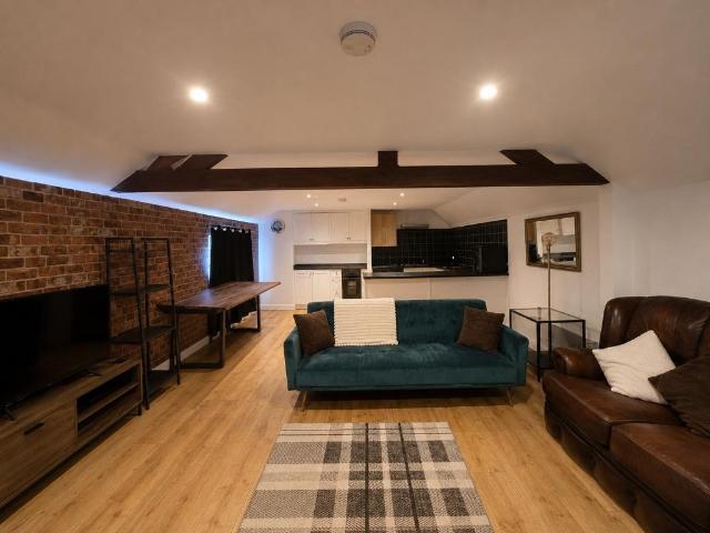 Rothwell NN14 1 bed flat to rent £850 pcm £196 pw