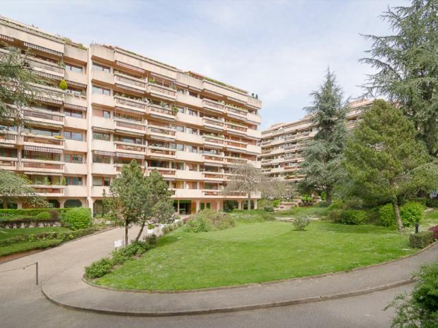 Route de Frontenex 110, hervorragende 5 Zimmer Wohnung mit atemberaubendem Blick auf Genf und den See
