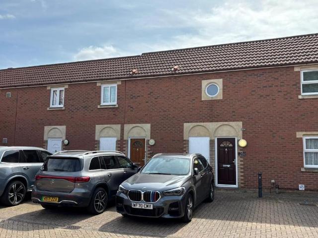 Routh Court, Feltham TW14 1 bed maisonette to rent £1,650 pcm £381 pw