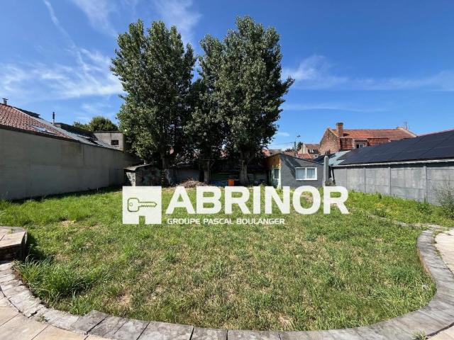 Roubaix, semi plain pied, 5 chambres, 2 salles de bains, garage 3 voitures, atelier 150m²