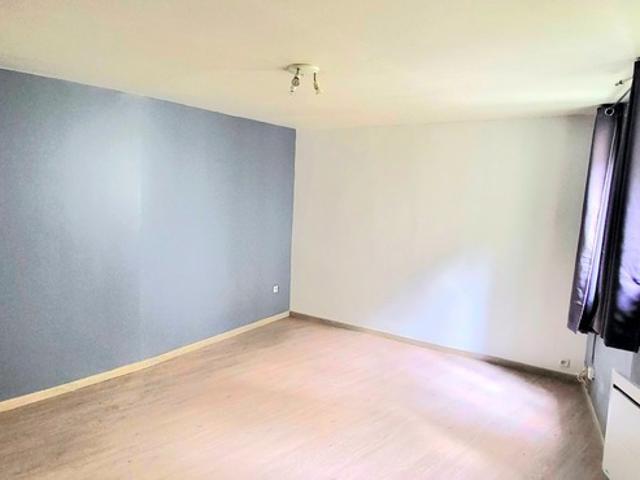 Rouen 5 mn Vieux Marché / Gare: Appt rénové 22m² situé au 2e d'une petite copro. Belle Opportunité !