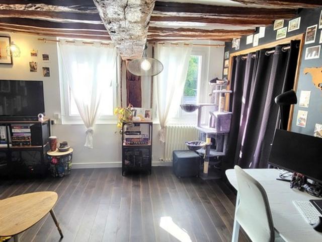 Rouen entre Gare & Hôtel de Ville: Maison 19e au calme 90 m² avec 3 CH et grande cave ! A saisir