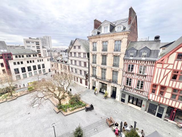 Rouen place de la pucelle
