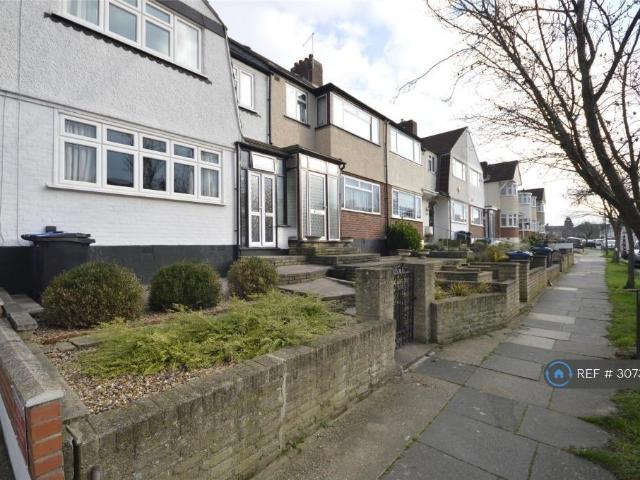 Rougemont Avenue, London, SM4 3 bed terraced house to rent £2,275 pcm £525 pw
