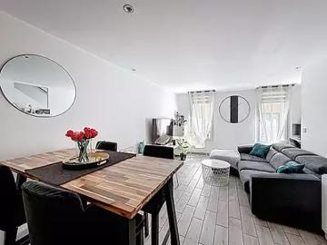 Rougiers 83170 Achat / Vente maison 3 pièces t3 au dernier étage
