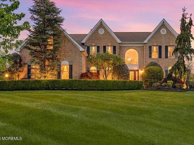 Round Hill Dr, Freehold, Home For Sale