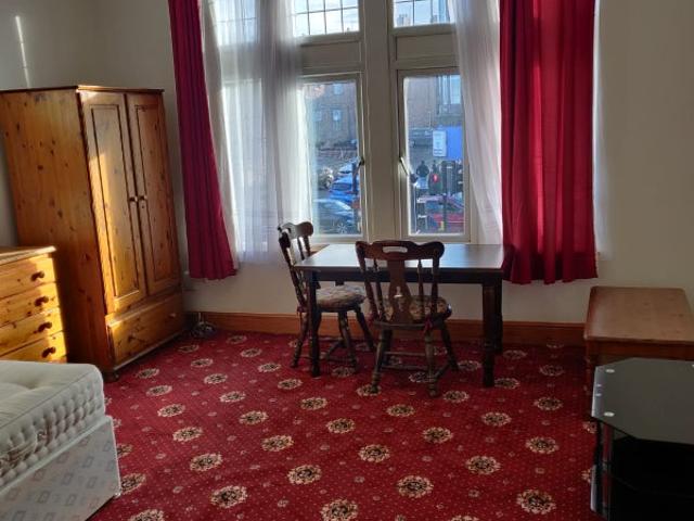 Roundhay Shared Apartment Fully Furnished