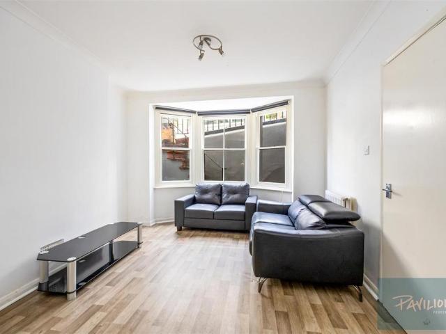 Roundhill Crescent, Brighton 6 bed terraced house to rent £4,420 pcm £1,020 pw