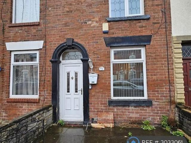 Roundthorn Road, Oldham, OL4 2 bed terraced house to rent £895 pcm £207 pw