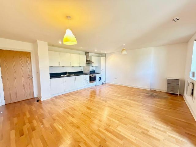 Roundwood Court, London, E2 2 bed flat to rent £2,200 pcm £508 pw