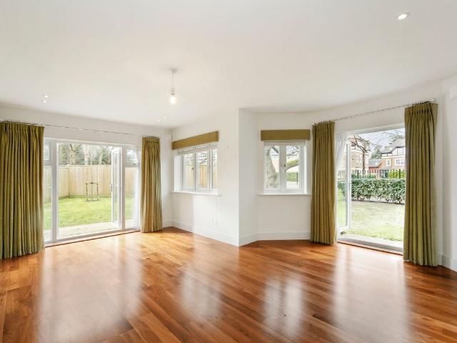 Rouse Close, Weybridge KT13, 2 bed flat to rent, £2,200 pcm | PrimeLocation