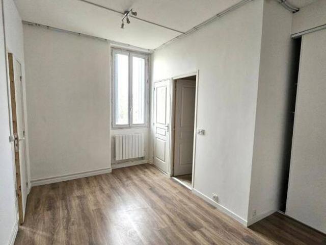 ROUSSILLON 52 Route De Sablons Appartement T2 de 44m²