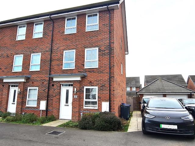 Rovers Way, Doncaster DN4, 4 bed town house to rent, £1,200 pcm | PrimeLocation