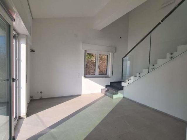 ROVIO: CASA SINGOLA 6.5 LOC. VISTA LAGO