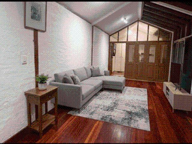 Row cottage in a quiet cul de sac, 2/3 bedrooms metres from Chinatown
