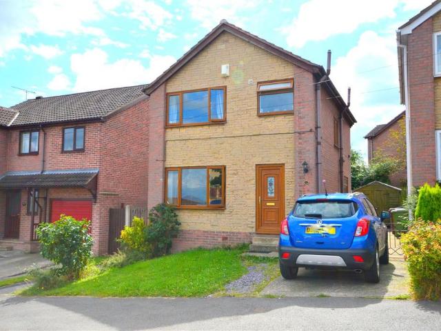 Rowan Tree Road, Killamarsh. 3 bed detached house to rent £1,100 pcm £254 pw