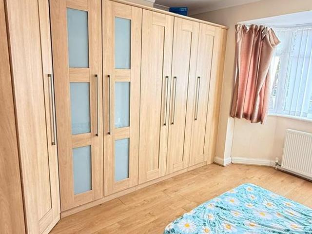 Rowan Avenue, Hove BN3 1 bed in a house share to rent £700 pcm £162 pw