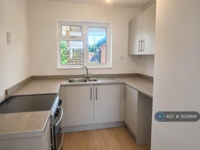 Rowan Drive, Billingshurst, RH14 1 bed flat to rent £1,100 pcm £254 pw
