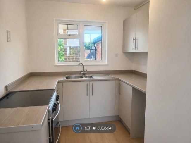 Rowan Drive, Billingshurst RH14, 1 bed flat to rent, £1,100 pcm | PrimeLocation