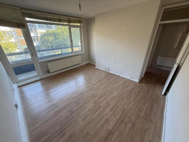 Rowan House, Maitland Park Road, London 1 bed flat to rent £1,599 pcm £369 pw