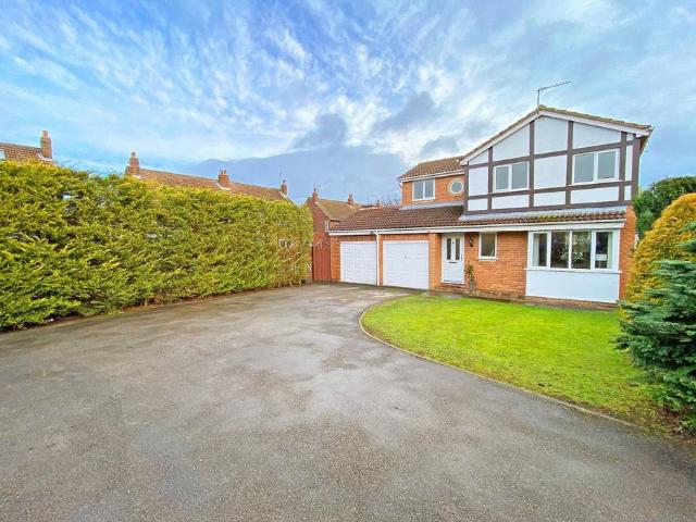 Rowanlea, Harrogate, HG2 4 bed detached house to rent £2,800 pcm £646 pw