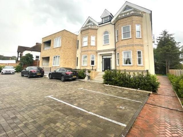 Rowantree Road, Enfield 2 bed apartment to rent £2,695 pcm £622 pw