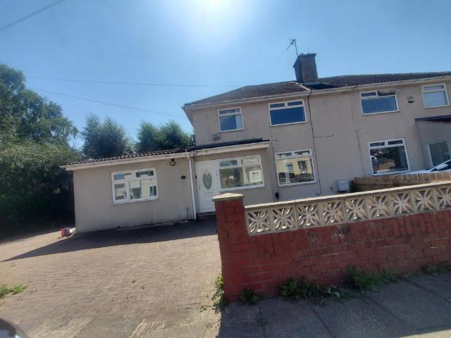 Rowanwood Gardens, Gateshead NE11 4 bed semi detached house to rent £1,300 pcm £300 pw