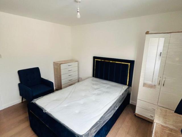 Rowcroft Covert, Birmingham B14 1 bed house of multiple occupation to rent £1,135 pcm £262 pw