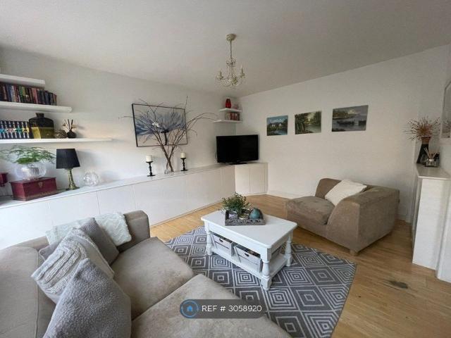 Rowditch Lane, London SW11, 3 bed semi detached house to rent, £2,900 pcm | PrimeLocation