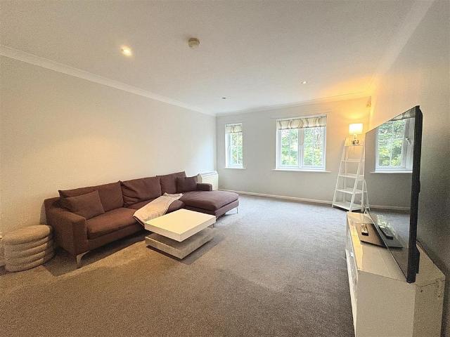 Rowes Mews, St Peters Basin 2 bed apartment to rent £995 pcm £230 pw