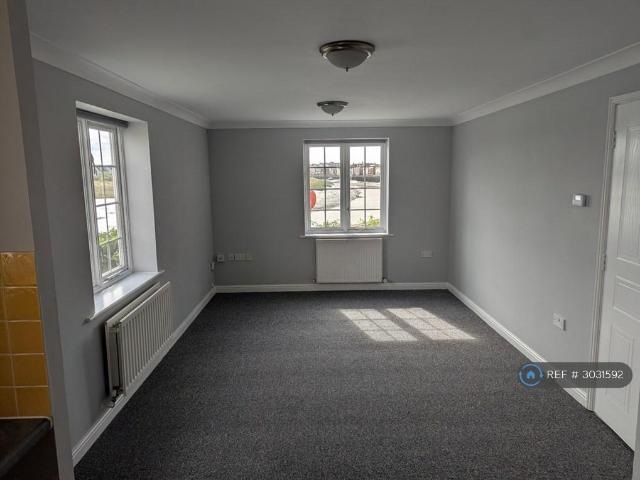 Rowhedge, Colchester, CO5 2 bed flat to rent £1,100 pcm £254 pw