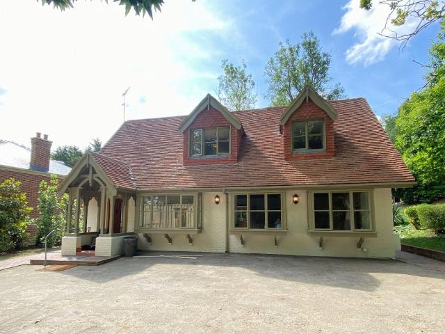 Rowhill Road, Dartford, Kent DA2, 3 bed detached house to rent, £3,500 pcm | PrimeLocation