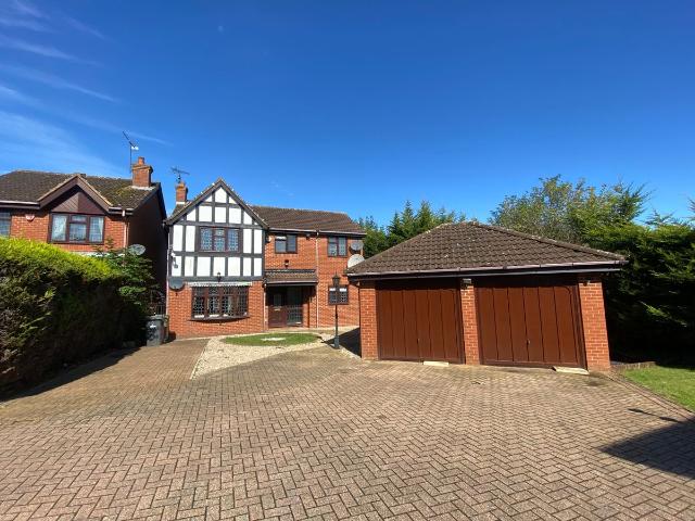 Rowington Close, Luton LU2, 4 bed property to rent, £2,300 pcm | PrimeLocation