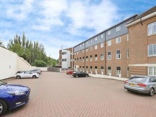 Rowland Hill House, Blackwell Street. 1 bed flat to rent £750 pcm £173 pw