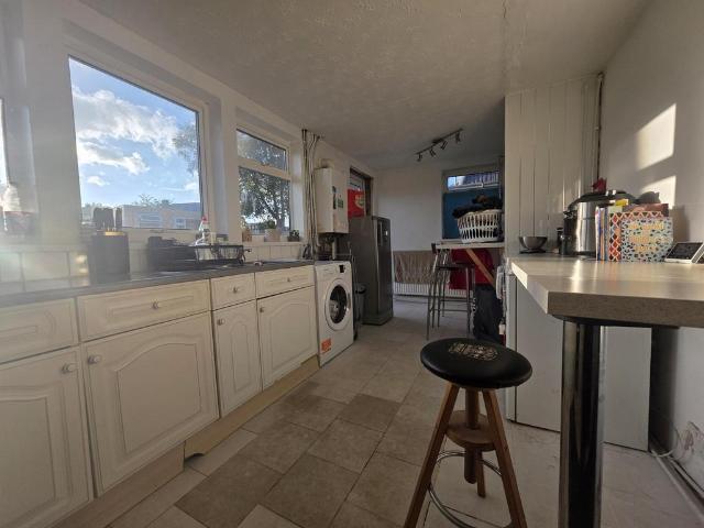 Rowley Close, Cannock, WS12 1 bed in a house share to rent £500 pcm £115 pw