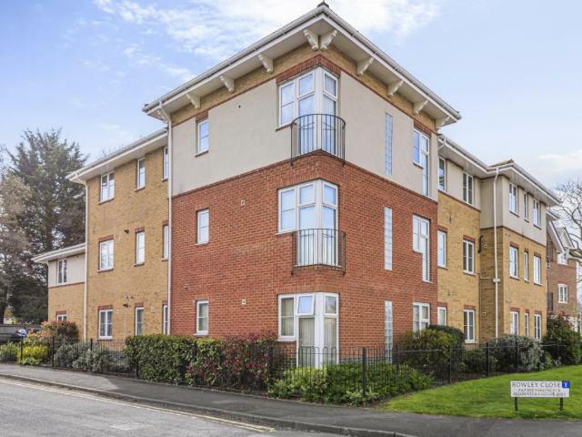 Rowley Close, Bracknell RG12, 2 bed flat to rent, £1,350 pcm | PrimeLocation