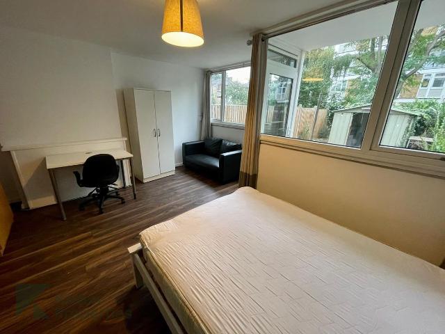 Rowstock Gardens, London N7, 4 bed flat to rent, £4,052 pcm | PrimeLocation