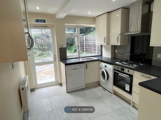 Roxborough Road, Harrow HA1, 2 bed flat to rent, £1,795 pcm | PrimeLocation