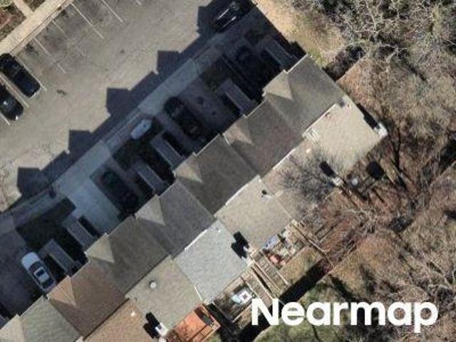Roxbury Ln