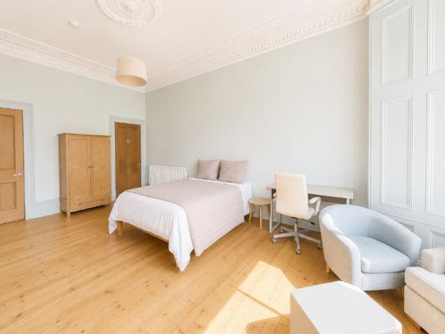 Roxburgh Street, Hillhead, Glasgow, G12 9AP