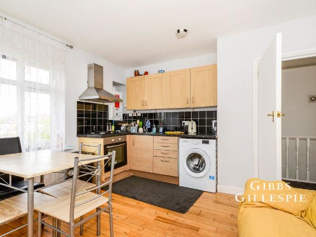 Roxeth Green Avenue, Harrow HA2, 2 bed flat to rent, £1,500 pcm | PrimeLocation