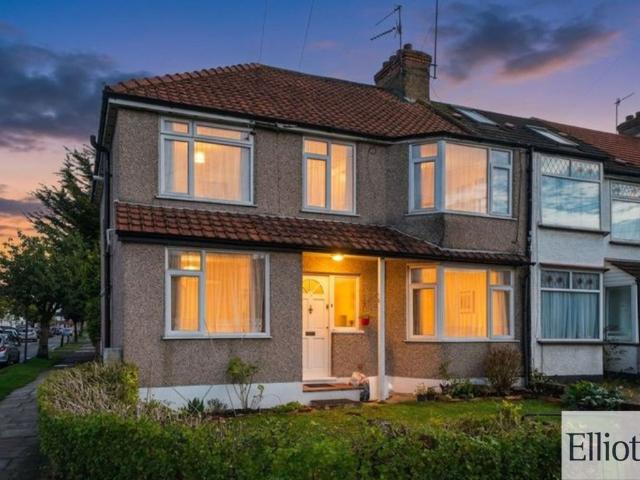 Roxeth Green Avenue, Harrow HA2, 2 bed maisonette to rent, £1,750 pcm | PrimeLocation
