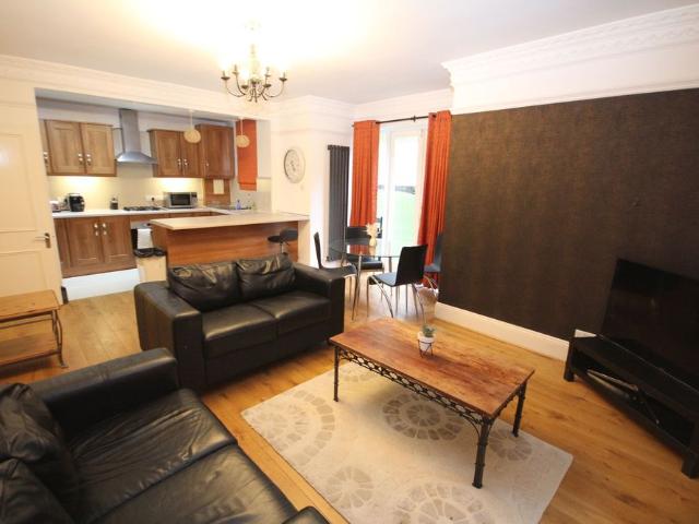 Roxeth Hill, Harrow, HA2
