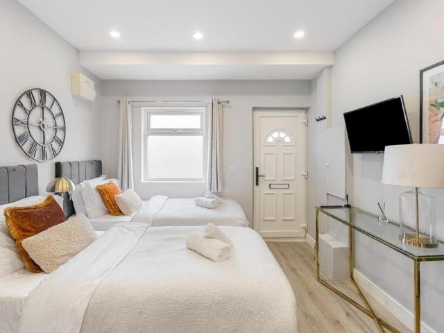 Roxley Road, London, SE13 6HG, United Kingdom | 1 bed apartment for rent #135289111 | Rentberry