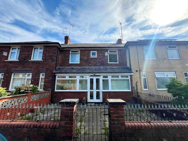 Roy Street, Oldham OL2 3 bed house to rent £1,200 pcm £277 pw