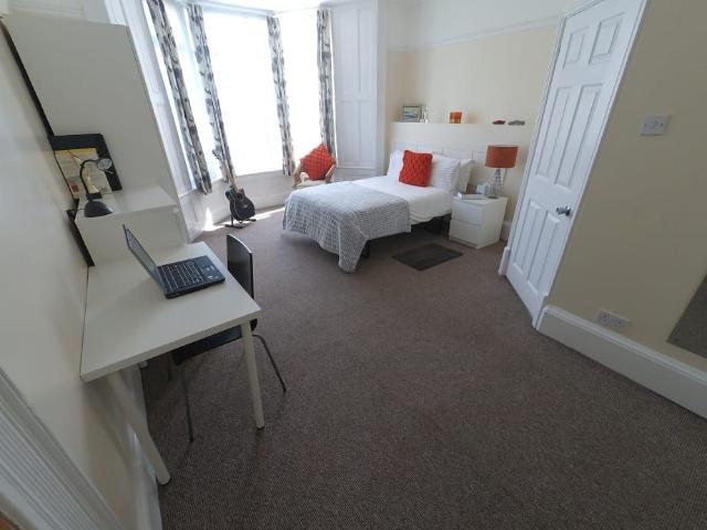 Royal Terrace, Barrack Road, Northampton NN1, 9 bed property to rent, £585 pcm | PrimeLocation